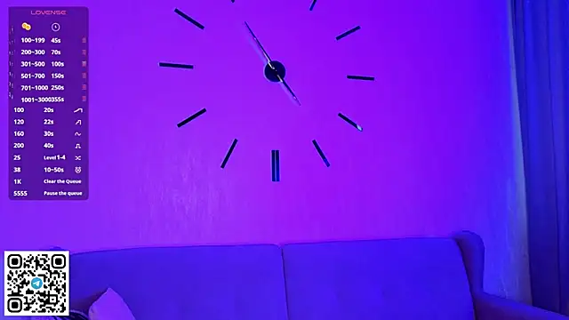 Snapshot of AlberthaEscue chatting on October 29, 4:28 am AlberthaEscue online show from October 29, 4:28 am