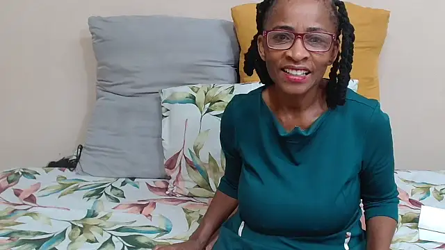 Snapshot of SugarPoppy24xxx chatting on October 8, 5:17 pm SugarPoppy24xxx online show from October 8, 5:17 pm