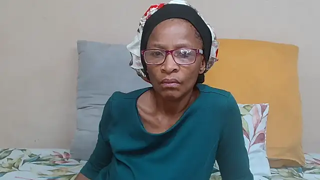 Snapshot of SugarPoppy24xxx chatting on October 6, 9:37 am SugarPoppy24xxx online show from October 6, 9:37 am