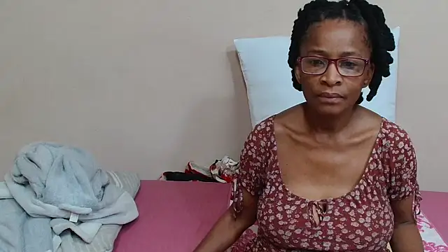 Snapshot of SugarPoppy24xxx chatting on October 20, 11:35 am SugarPoppy24xxx online show from October 20, 11:35 am