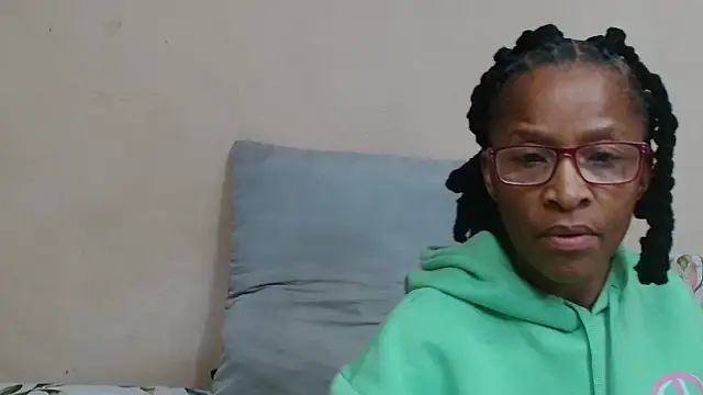 Snapshot of SugarPoppy24xxx chatting on October 4, 8:20 am SugarPoppy24xxx online show from October 4, 8:20 am