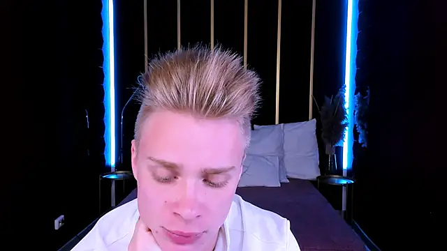 LawrenceMiles online show from October 3, 1:27 pm