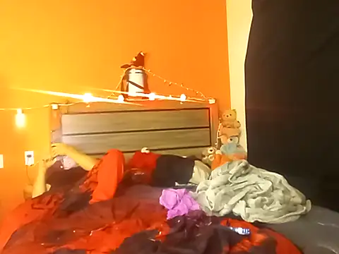 LusciousKandy online show from October 10, 12:59 am