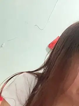 Snapshot of qinejr37 chatting on October 25, 12:29 am qinejr37 online show from October 25, 12:29 am