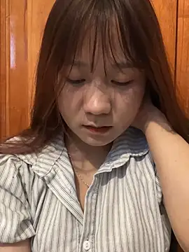 Snapshot of qinejr37 chatting on October 21, 8:29 am qinejr37 online show from October 21, 8:29 am