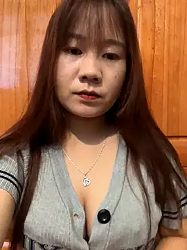 Snapshot of qinejr37 chatting on October 17, 12:47 am qinejr37 online show from October 17, 12:47 am