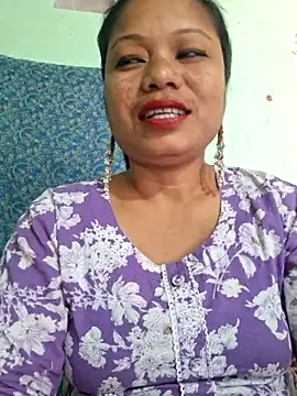 Priya-Bong  online show from May 8, 7:55 am