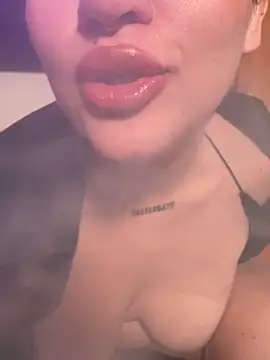 smokemilv online show from October 27, 6:09 am