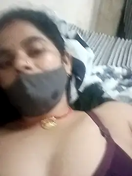 Snapshot of JULEE-740 chatting on October 24, 11:17 am JULEE-740 online show from October 24, 11:17 am