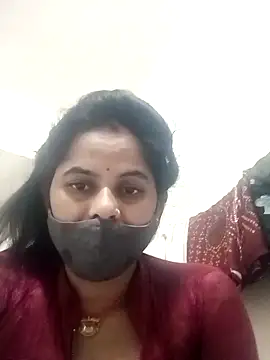 Snapshot of JULEE-740 chatting on October 31, 8:24 pm JULEE-740 online show from October 31, 8:24 pm