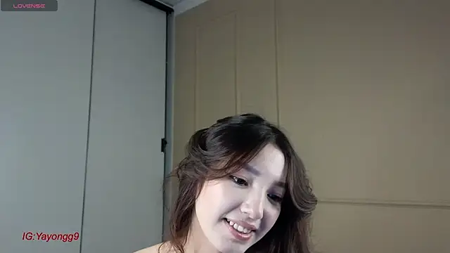 Snapshot of yayongg chatting on September 23, 2:37 pm yayongg online show from September 23, 2:37 pm