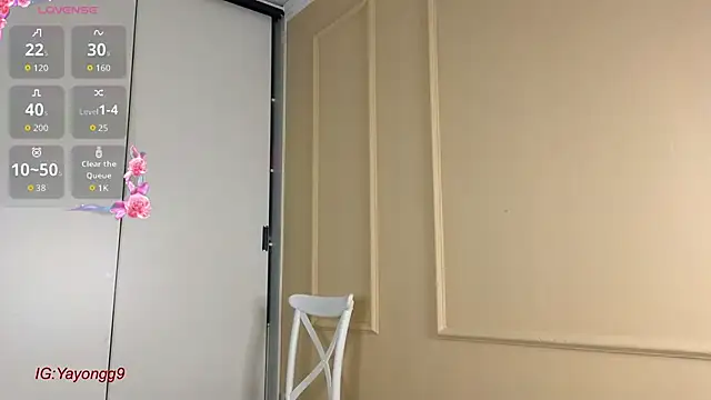 Snapshot of yayongg chatting on October 4, 1:39 pm yayongg online show from October 4, 1:39 pm