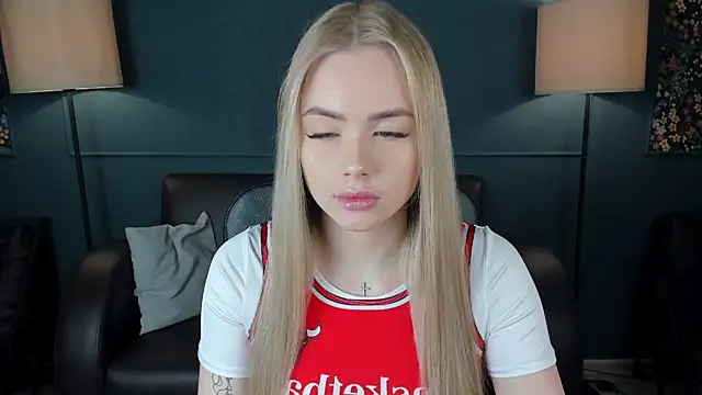 AvroraGoldie online show from October 17, 10:29 am