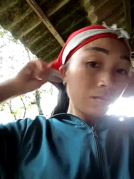 Snapshot of lucybaby00 chatting on October 9, 8:29 am lucybaby00 online show from October 9, 8:29 am