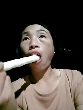 Snapshot of lucybaby00 chatting on October 20, 2:09 pm lucybaby00 online show from October 20, 2:09 pm