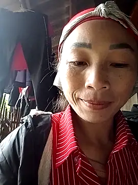 Snapshot of lucybaby00 chatting on October 25, 9:17 am lucybaby00 online show from October 25, 9:17 am