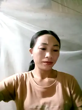 Snapshot of lucybaby00 chatting on October 2, 5:18 pm lucybaby00 online show from October 2, 5:18 pm