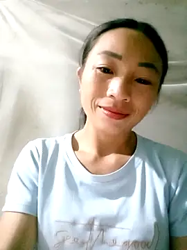 Snapshot of lucybaby00 chatting on October 4, 7:18 pm lucybaby00 online show from October 4, 7:18 pm