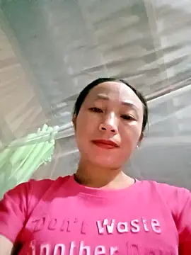 Snapshot of lucybaby00 chatting on October 12, 1:35 pm lucybaby00 online show from October 12, 1:35 pm