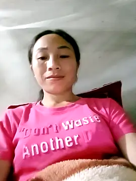 Snapshot of lucybaby00 chatting on September 29, 9:03 am lucybaby00 online show from September 29, 9:03 am