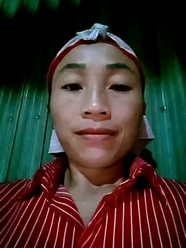 Snapshot of lucybaby00 chatting on October 23, 9:15 am lucybaby00 online show from October 23, 9:15 am