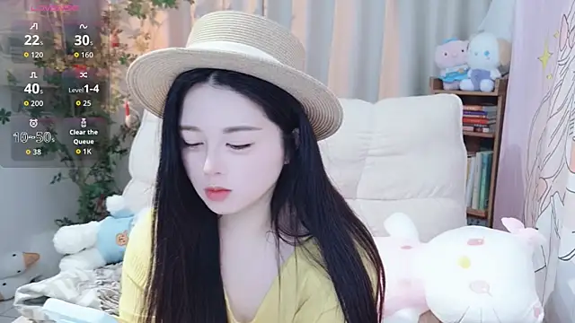 Snapshot of SweetTease2025 chatting on October 30, 3:35 pm SweetTease2025 online show from October 30, 3:35 pm