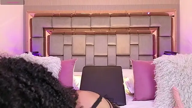 AdrianaTaylor online show from September 13, 3:14 am