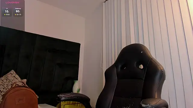 SaraWagner  online show from December 23, 12:14 am