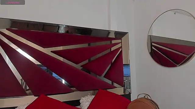 SaraWagner  online show from January 7, 12:25 am