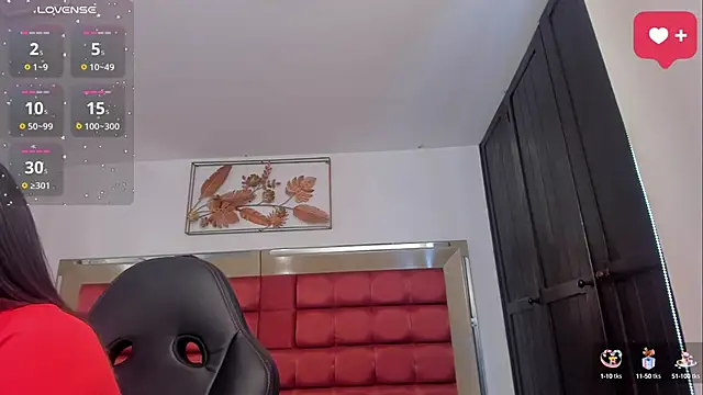 SaraWagner  online show from October 7, 6:12 pm