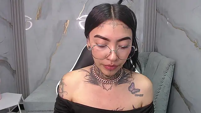 Snapshot of Ashley_Blum_v chatting on October 29, 8:11 pm Ashley Blum v online show from October 29, 8:11 pm