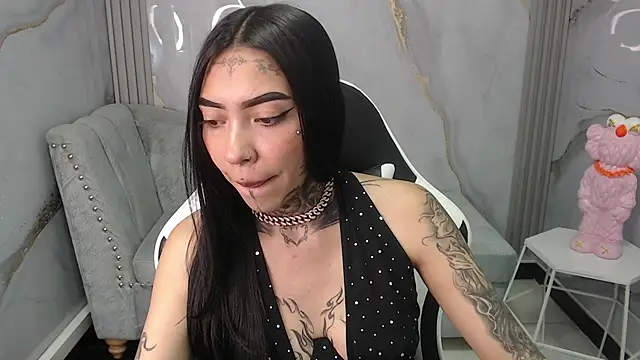 Snapshot of Ashley_Blum_v chatting on October 22, 8:03 pm Ashley Blum v online show from October 22, 8:03 pm