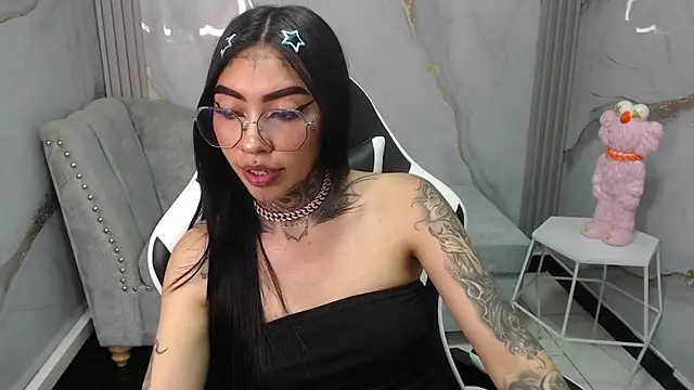 Snapshot of Ashley_Blum_v chatting on October 4, 8:46 pm Ashley Blum v online show from October 4, 8:46 pm