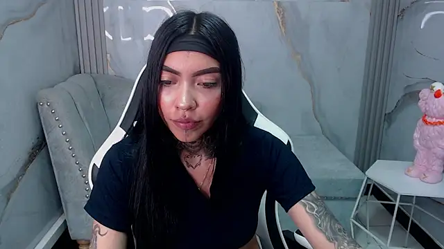 Snapshot of Ashley_Blum_v chatting on September 19, 8:52 pm Ashley Blum v online show from September 19, 8:52 pm