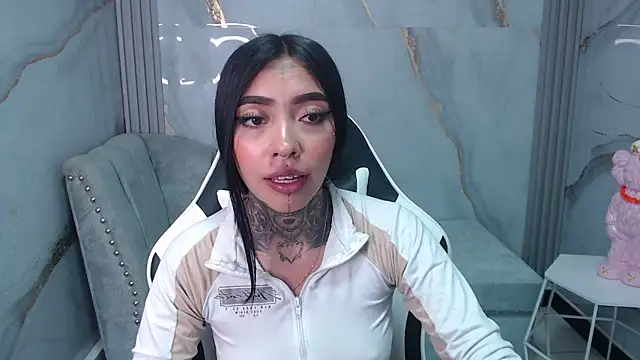 Snapshot of Ashley_Blum_v chatting on September 30, 8:13 pm Ashley Blum v online show from September 30, 8:13 pm