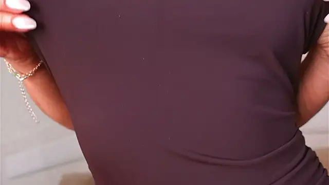 DahliaRosee online show from March 17, 9:30 pm