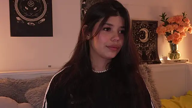 sophieee art online show from October 19, 2:57 am