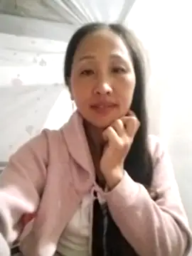 Snapshot of cute_love00 chatting on October 20, 10:35 pm cute love00 online show from October 20, 10:35 pm