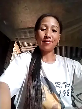 Snapshot of cute_love00 chatting on September 18, 6:12 am cute love00 online show from September 18, 6:12 am