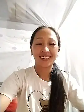 Snapshot of cute_love00 chatting on October 15, 9:56 am cute love00 online show from October 15, 9:56 am