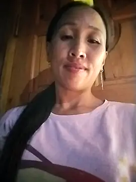 Snapshot of cute_love00 chatting on September 15, 4:43 am cute love00 online show from September 15, 4:43 am