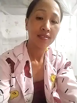 Snapshot of cute_love00 chatting on October 9, 11:20 pm cute love00 online show from October 9, 11:20 pm