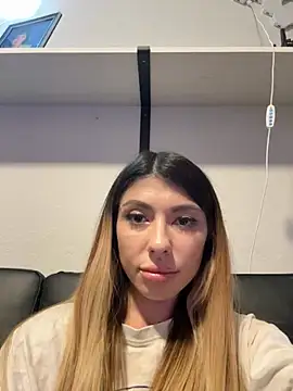 bbgurlnickii online show from October 25, 3:03 am