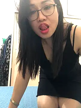 Snapshot of Vitamin_sexy chatting on October 25, 4:36 pm Vitamin sexy online show from October 25, 4:36 pm