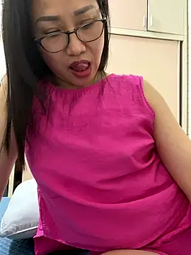 Snapshot of Vitamin_sexy chatting on October 20, 5:16 pm Vitamin sexy online show from October 20, 5:16 pm