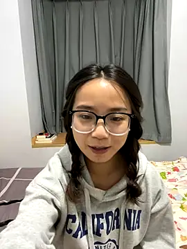 Snapshot of Hdmhdm-0022 chatting on October 6, 2:56 pm Hdmhdm-0022 online show from October 6, 2:56 pm