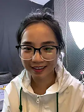 Snapshot of Hdmhdm-0022 chatting on October 21, 1:04 pm Hdmhdm-0022 online show from October 21, 1:04 pm