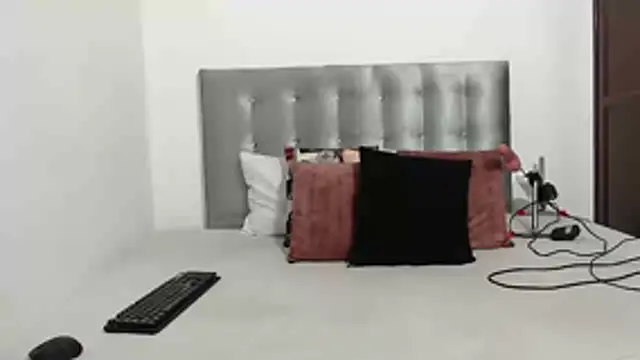 Snapshot of DaiishaWolf chatting on October 19, 8:33 pm DaiishaWolf online show from October 19, 8:33 pm