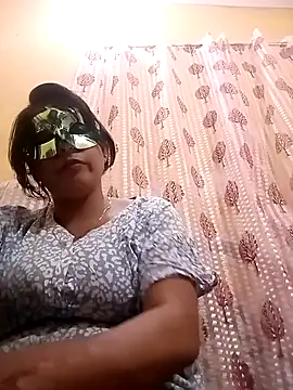 Cute radhaaa online show from October 11, 7:05 pm