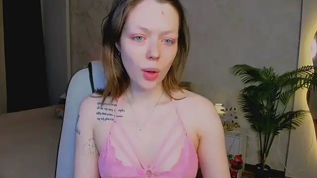 Lunar Lily online show from January 18, 5:59 am